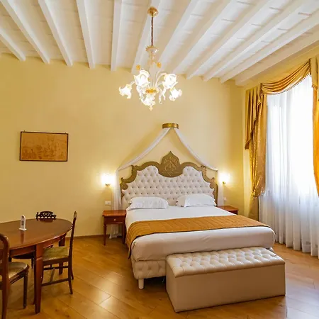 Trevi 게스트하우스 4*