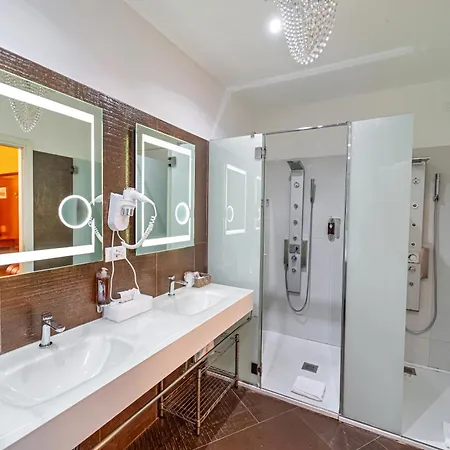 Trevi 게스트하우스 4*