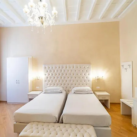 Trevi 4*