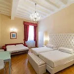 Trevi 4*