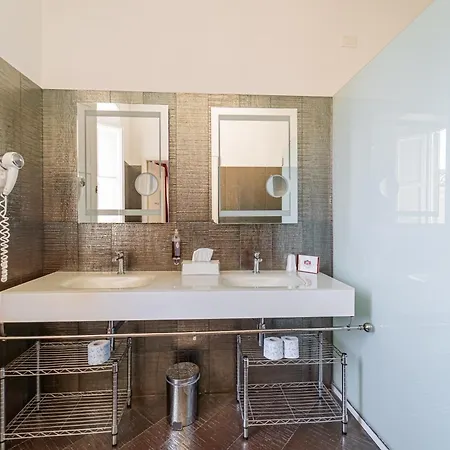 Trevi Πανσιόν 4*